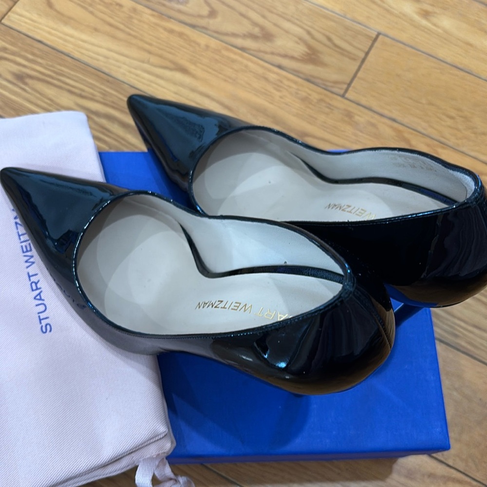 Stuart Weitzman Stuart 110 Pump in Patent Black, Size: 8.5 - Picture 11 of 13